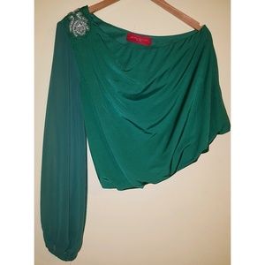 AKIRA ONE SHOULDER BLOUSE SIZE L.